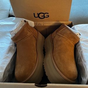 NIB uggs ultra mini platform classic